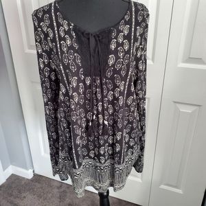 2/$15 EUC Lucky Brand peasant top